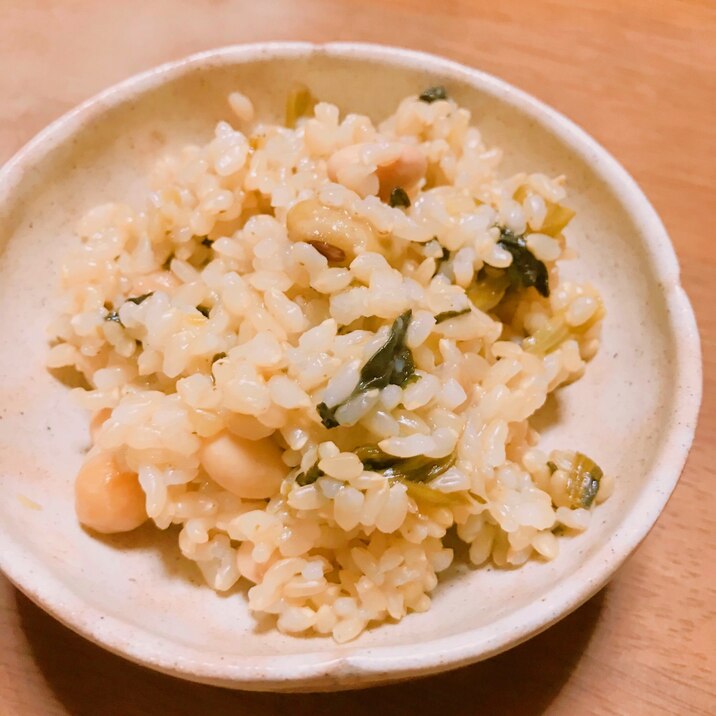 豆とほうれん草の炊き込みご飯